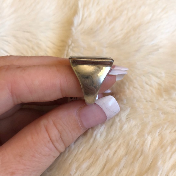 3/$30🤍Mother of Pearl stone silver ring 🤍 - Picture 5 of 8